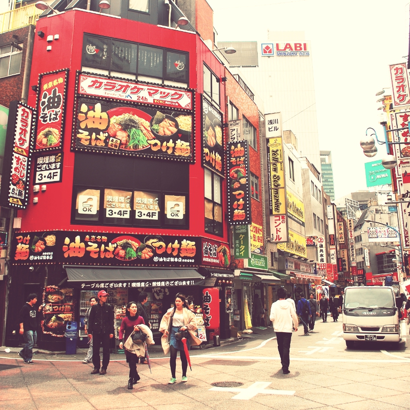 shinjuku-street-scene-with-soba-shop